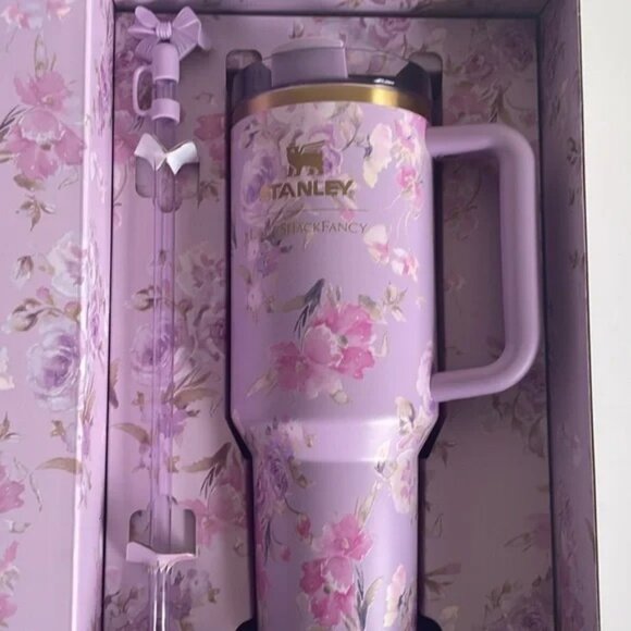 Stanley X Love Shack Fancy Quencher Happy Thoughts H2.0 Tumbler 40 oz - Picture 4 of 4